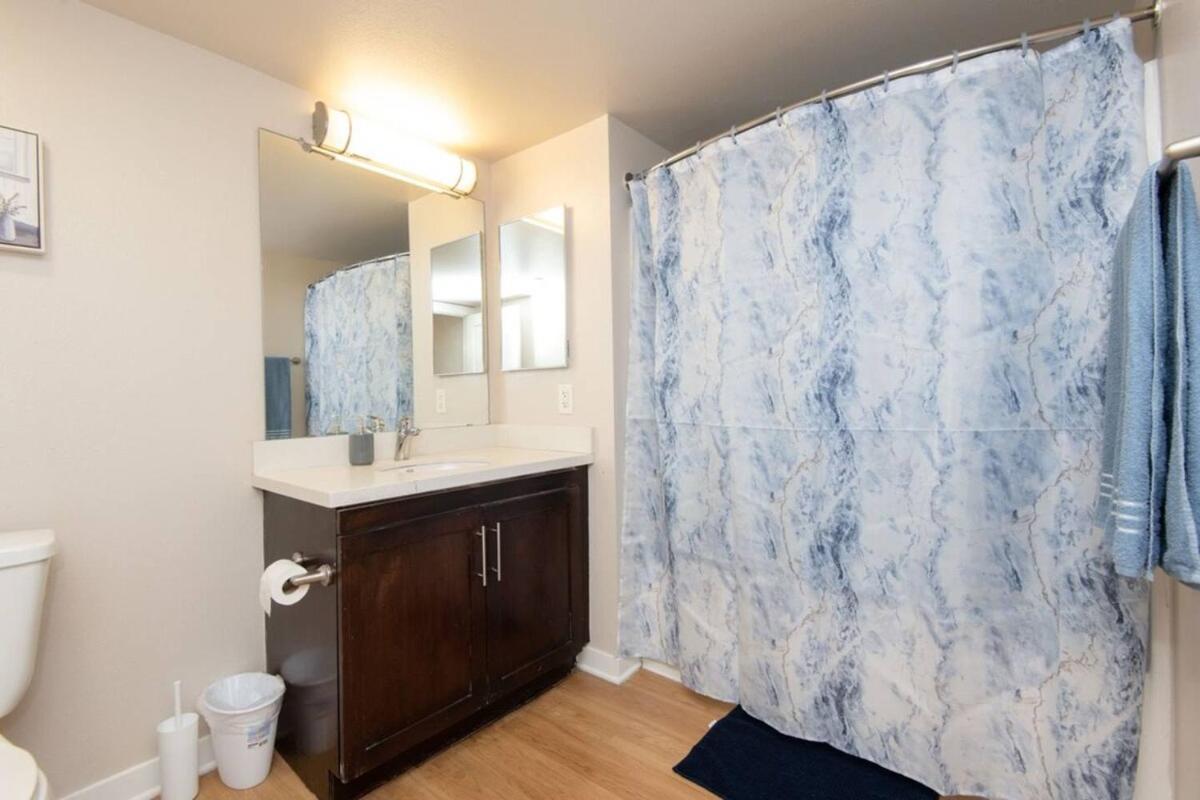 Cozy 2br In Downtown La With Pool & Hot Tub Apartment