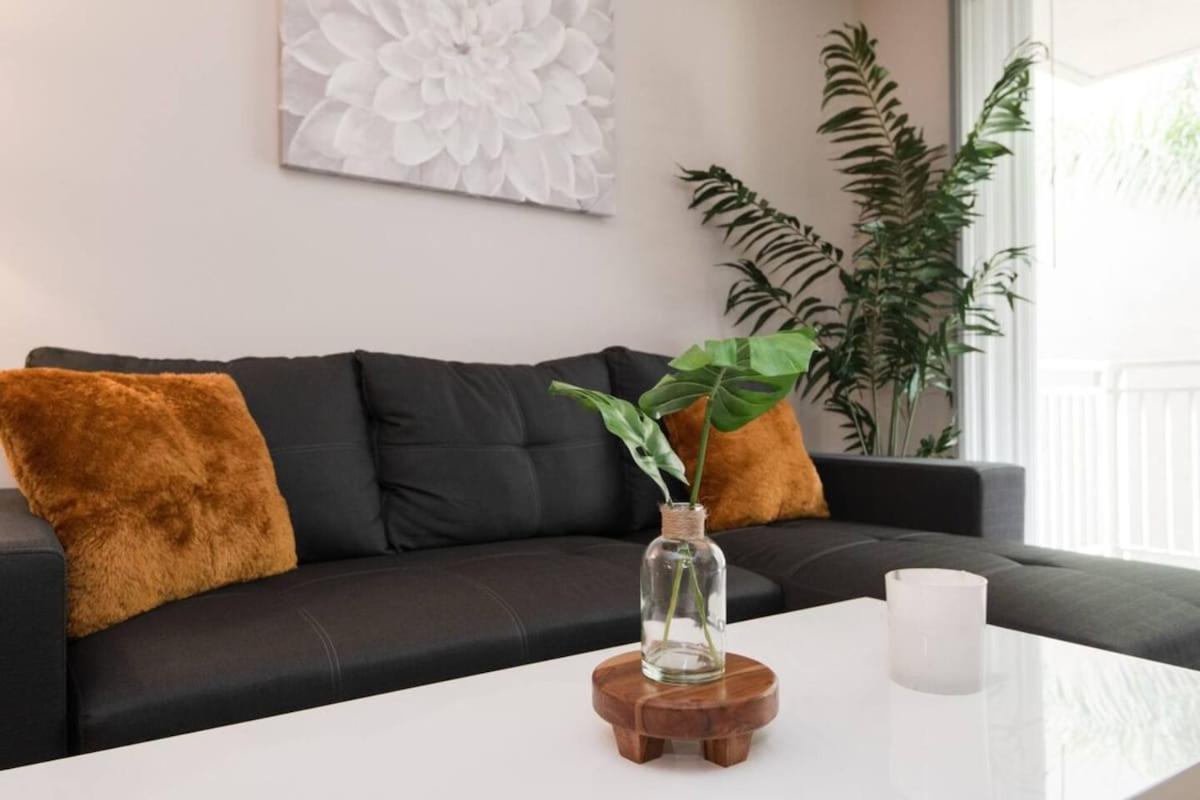 Apartment Cozy 2br In Downtown La With Pool & Hot Tub