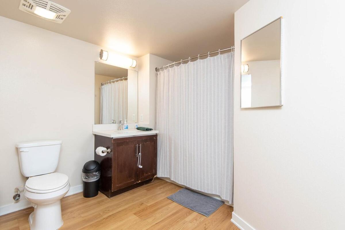 Cozy 2br In Downtown La With Pool & Hot Tub