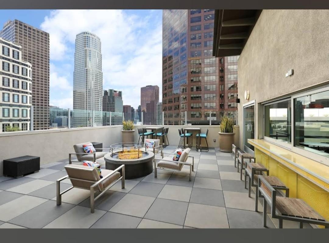 Cozy 2br In Downtown La With Pool & Hot Tub *